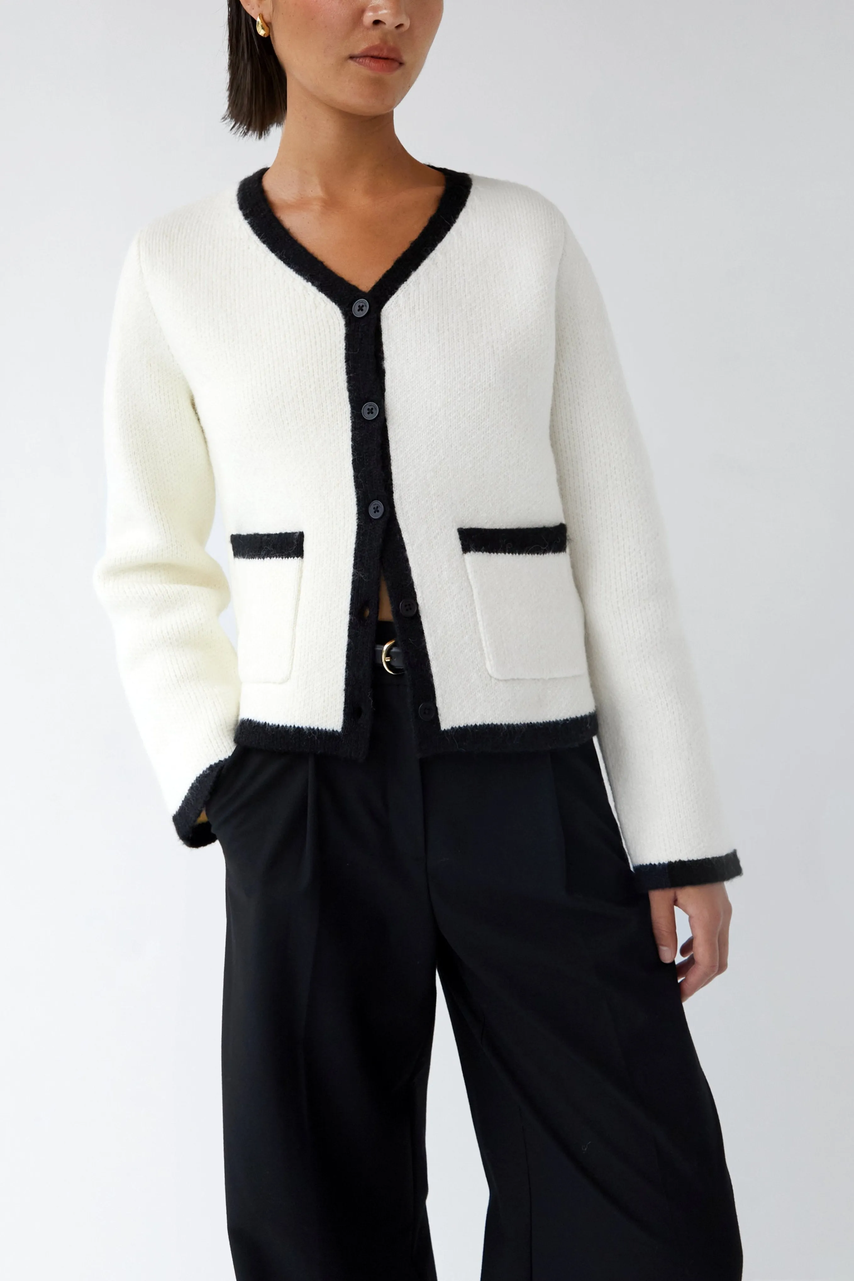 CONTRAST TRIM BUTTON UP CARDIGAN