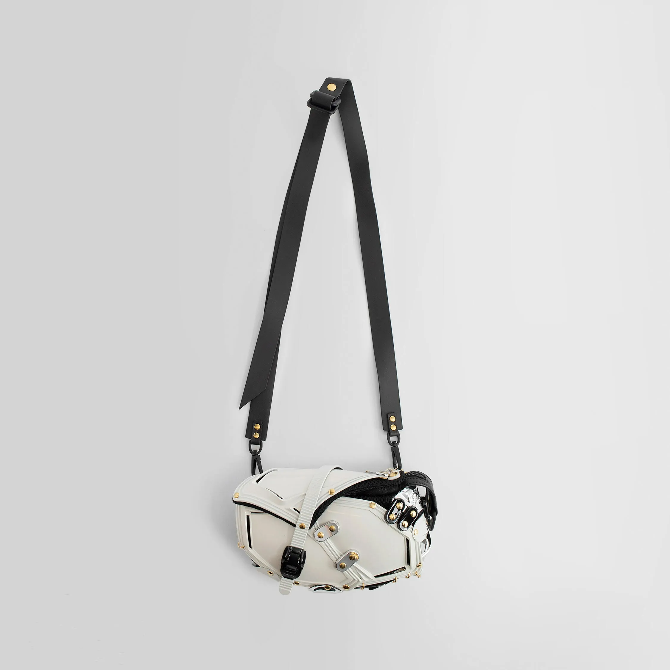 INNERRAUM UNISEX WHITE CROSSBODY BAGS