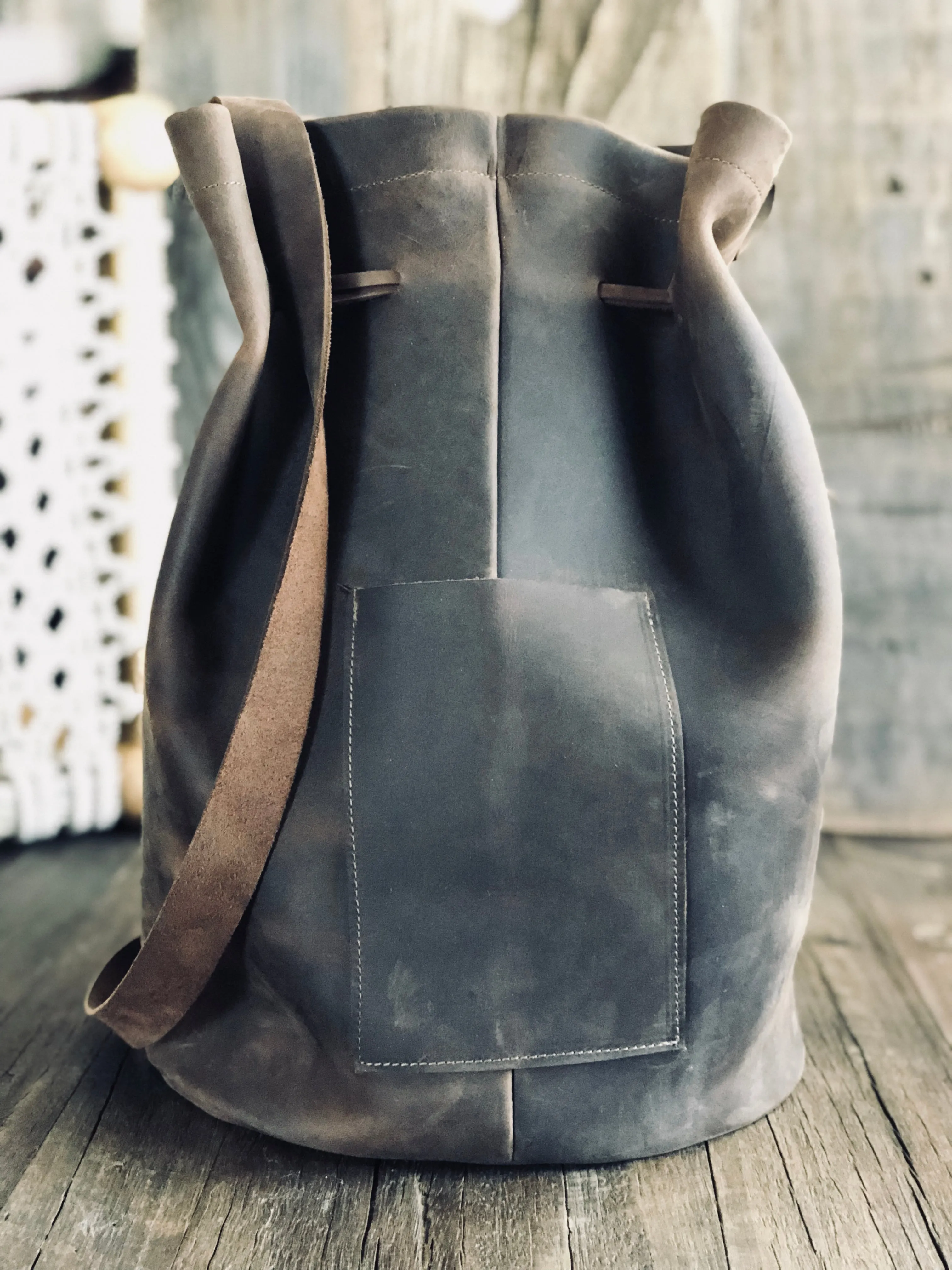 KIMMY B Bucket Bag - LEATHER