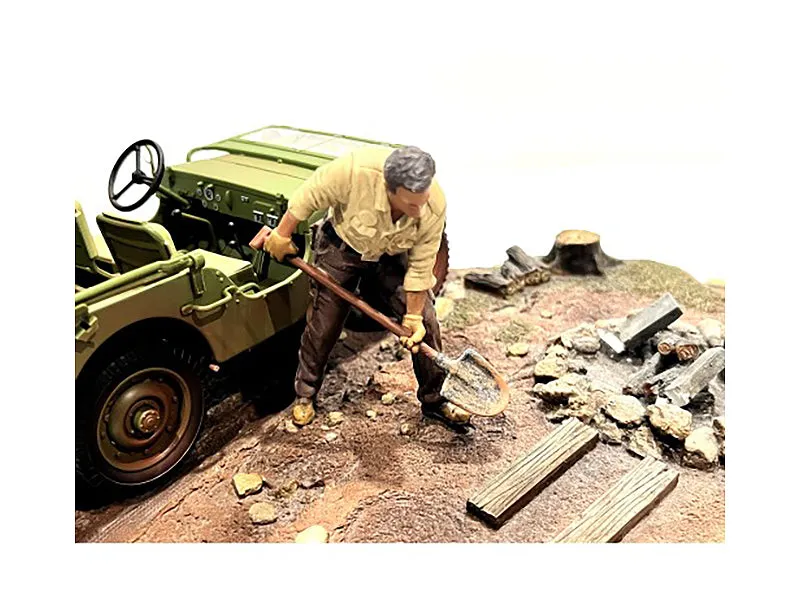 "4X4 Mechanic" Figure 4 for 1/18 Scale Models by American Diorama